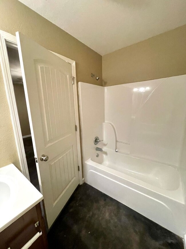 Building Photo - 3 Bed / 2 Bath in Brookland!