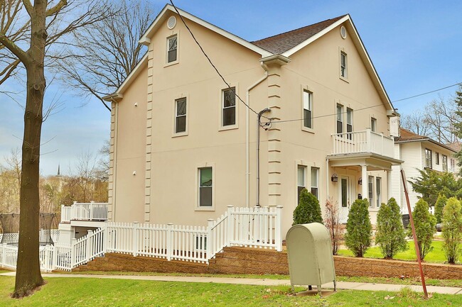 Primary Photo - 150 Parkview Ave