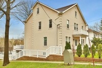 Building Photo - 150 Parkview Ave