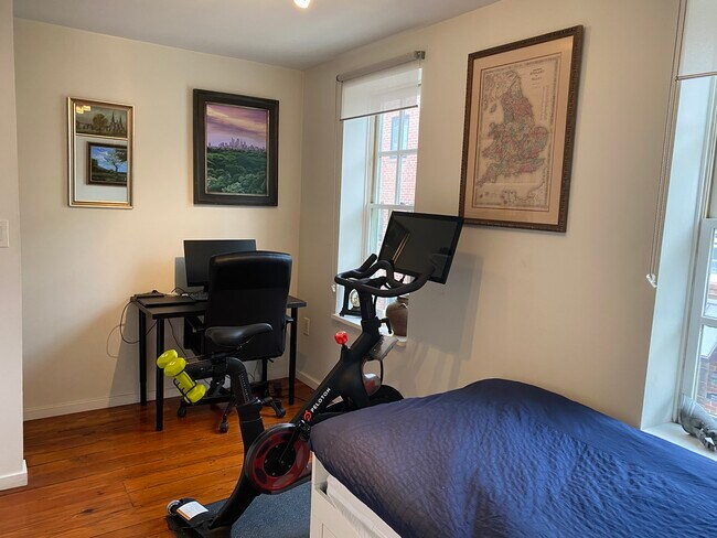 2nd floor bedroom - 2208 Panama St