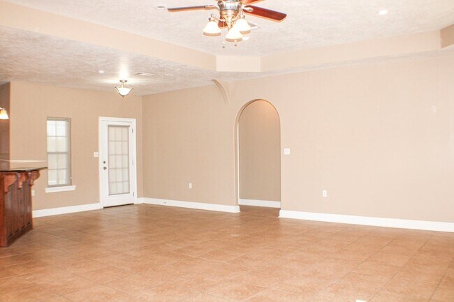 Building Photo - 162 James Dr