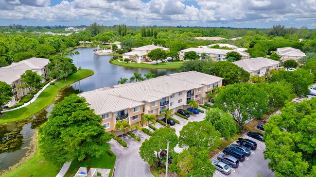 Building Photo - 600 Crestwood Ct N