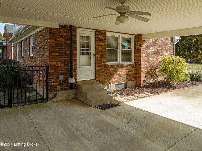 Building Photo - 9903 Welshpool Ct