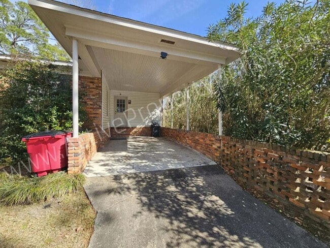 Building Photo - 777 Windsor Rd