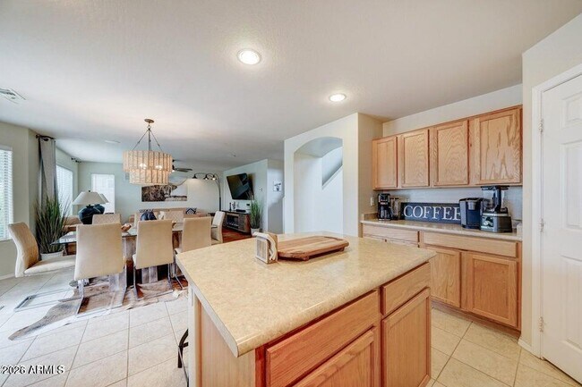 Building Photo - 29293 N Yellow Bee Dr