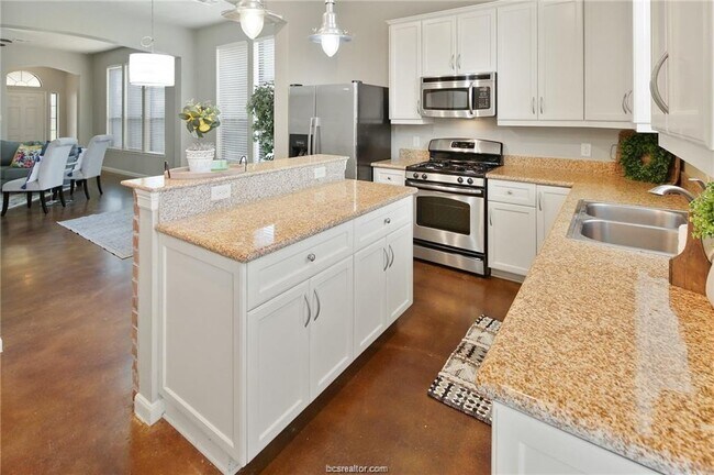 Building Photo - 4289 Hollow Stone Dr