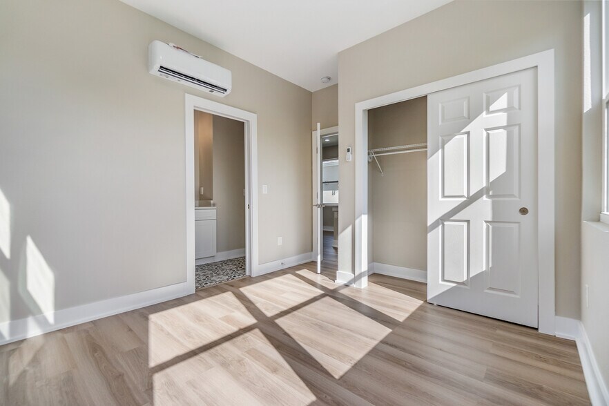 Building Photo - 2529 4th St S