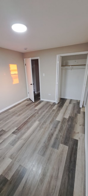 Building Photo - 1379 River Dr