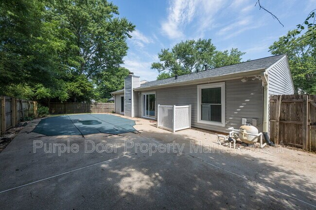 Building Photo - 640 Singing Hills Ct