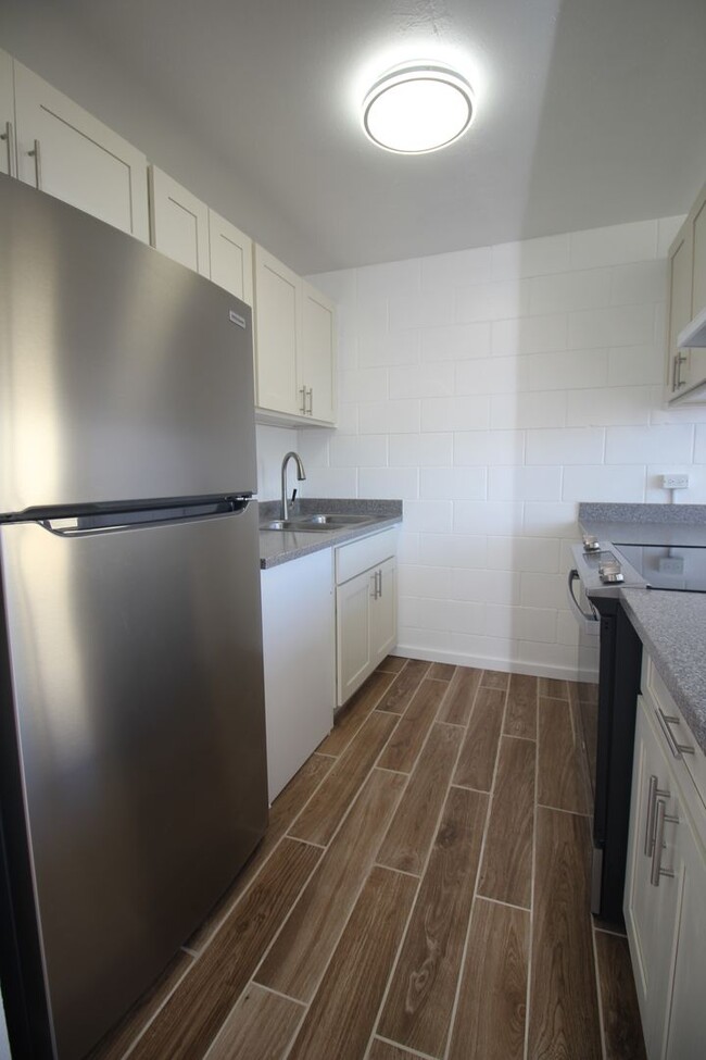 Building Photo - Beautifully Renovated 2-Bedroom Unit in Mi...