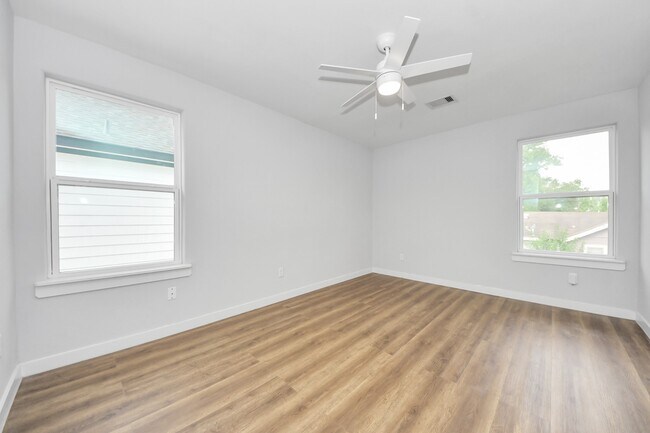 Building Photo - 6617 Bacher St