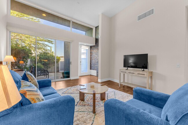 Building Photo - 3657 Quiet Side St