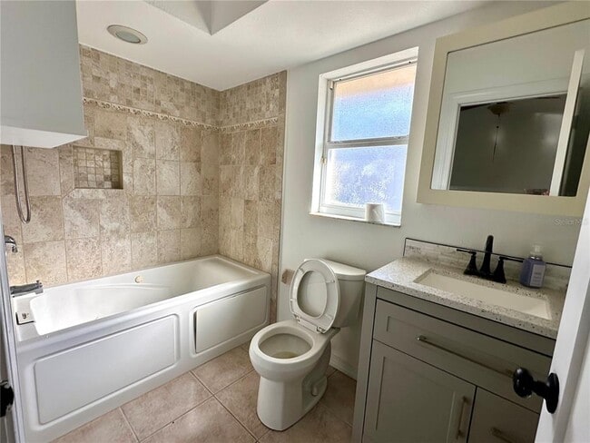 Building Photo - 4395 Hansard Ave