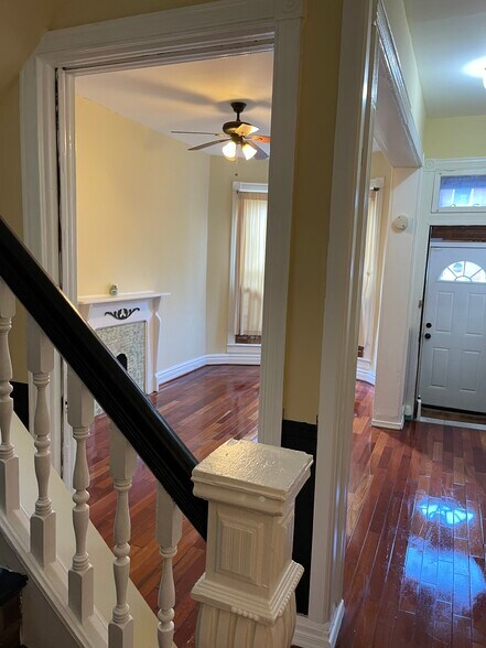 Building Photo - 2309 Avalon Ave