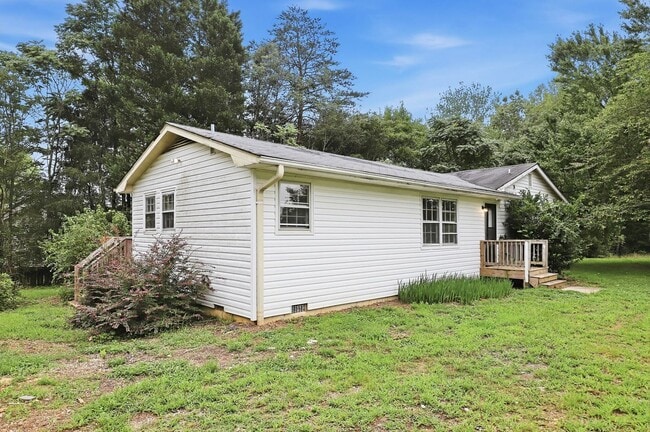 Building Photo - 8611 Belews Creek Rd