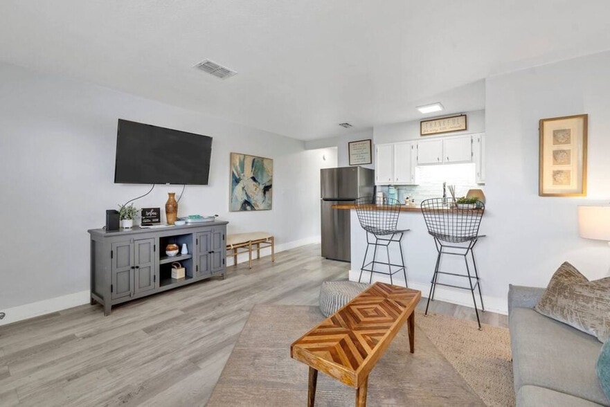 Building Photo - 312 Bream Ave