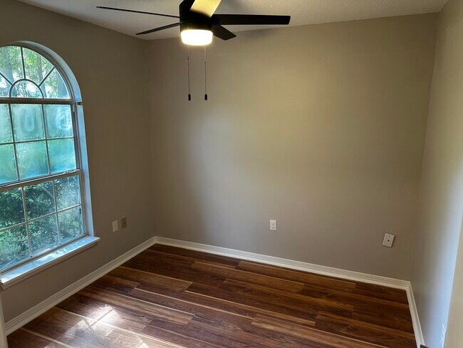 Building Photo - 2987 Windsor Cir