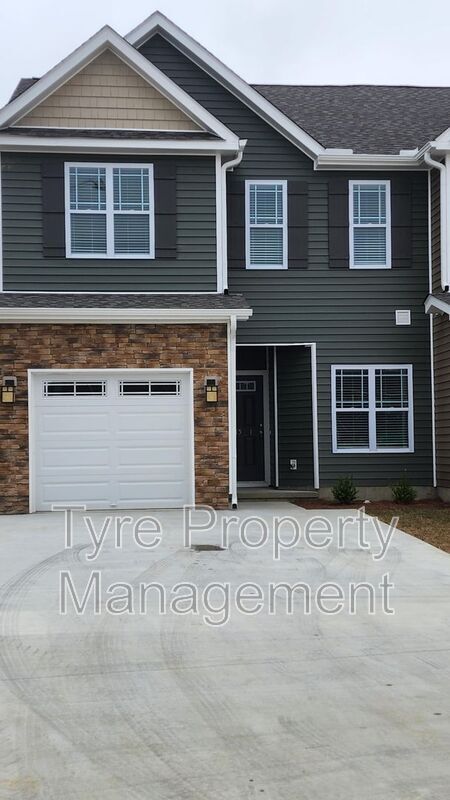 Primary Photo - 1815 Fox Den Way