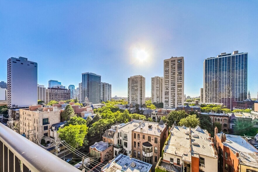 Building Photo - 1516 N State Pky