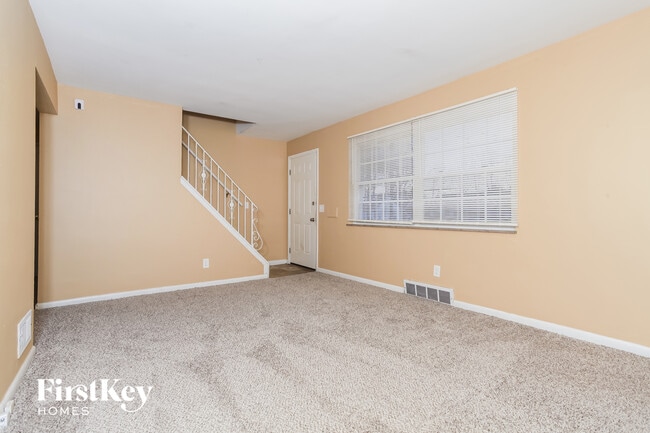 Building Photo - 714 Ivyhill Dr