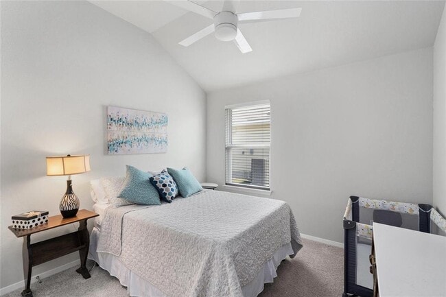 Building Photo - 208 Blue Agate Ct