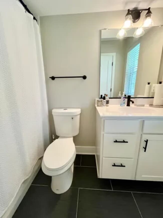 Building Photo - 4905 Devitt Pl