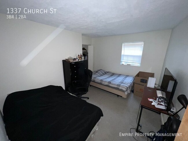 Building Photo - 1337 Church St