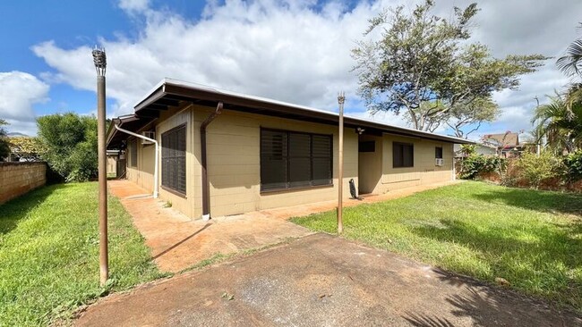 Building Photo - 94-334 Kamalei Street