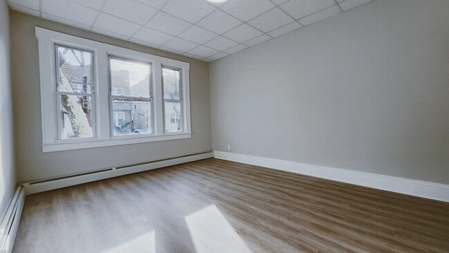 Building Photo - 264 Lexington Ave