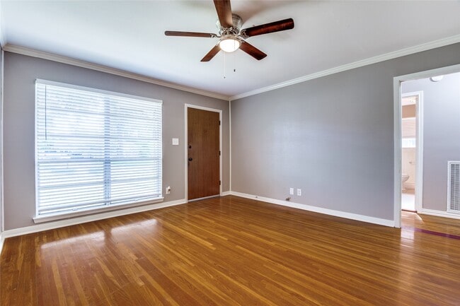 Building Photo - 118 Southbrook Cir