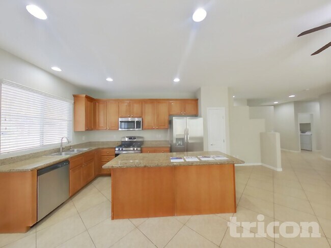 Building Photo - 2204 Turtle Beach Ave