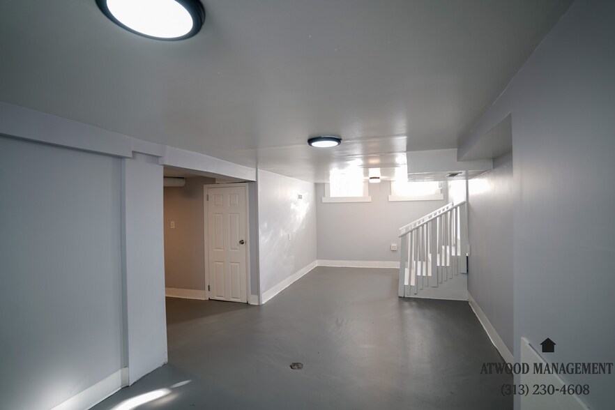 Building Photo - Fully Renovated 3-Bedroom Home – Move-In Ready for You!