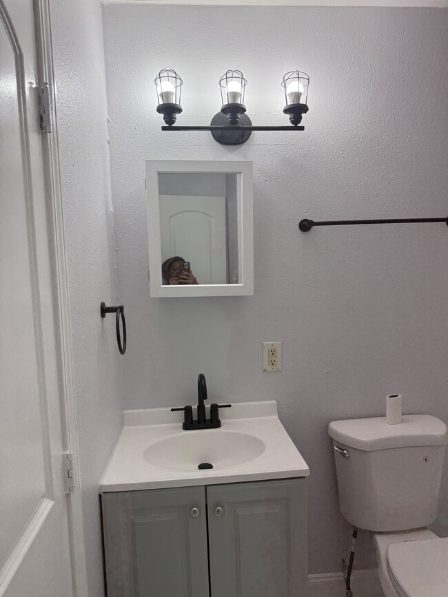 Building Photo - 4661 Dale St