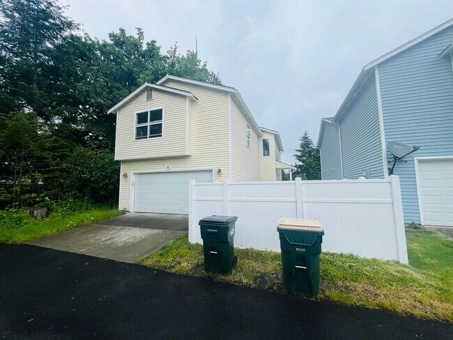 Building Photo - 4811 41st Ln SE