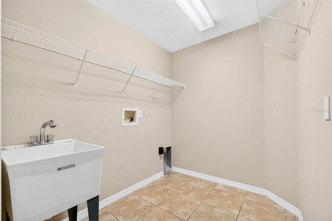 Building Photo - 166 Costa Loop