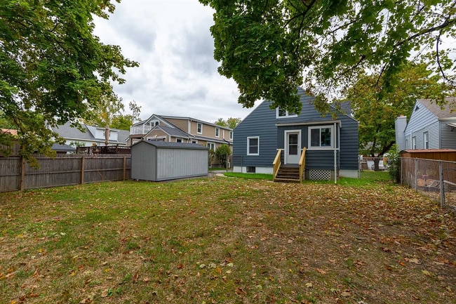 Building Photo - 35 Clark St