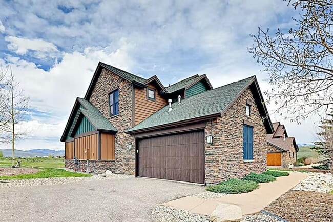 Building Photo - 580 Thompson Rd