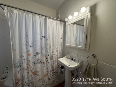 Building Photo - 3520 17th Ave S