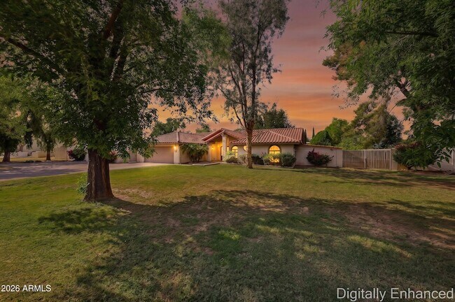 Building Photo - 10432 W Avalon Dr