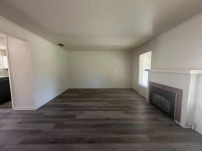 Building Photo - 73 E Fedora Ave