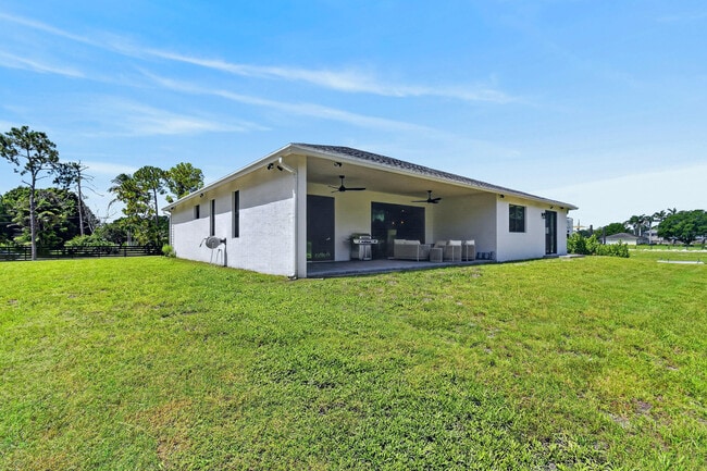Building Photo - 18353 46th Ct N