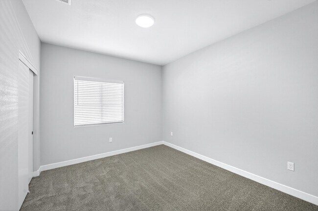 Building Photo - 66274-274 Hacienda Ave