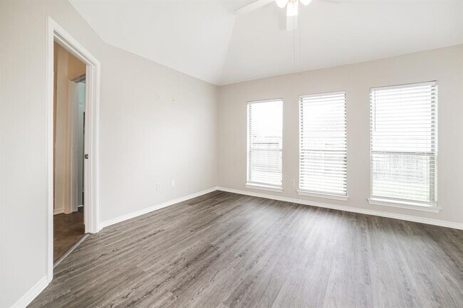 Building Photo - 27415 Macy Hills Ct