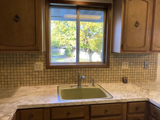 Building Photo - 7190 Los Verdes Dr