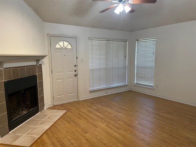 Building Photo - 2205 Prairie Creek Trail