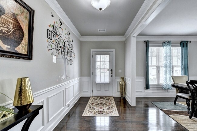 Building Photo - 1958 Lakeview Bend Way