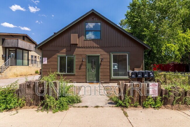 Building Photo - 306 S Humphreys St