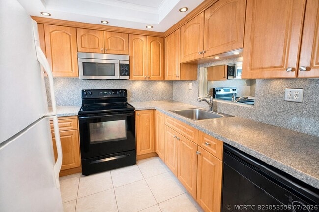 Building Photo - 5041 W Oakland Park Blvd