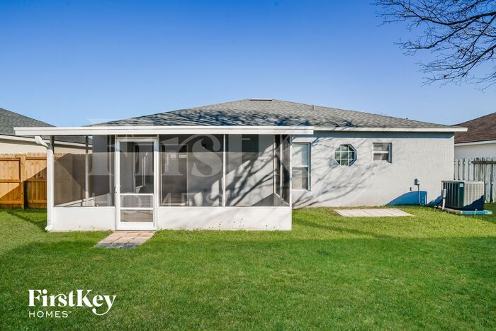 Building Photo - 110 Reeding Ridge Dr W