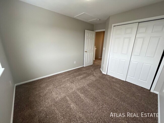 Building Photo - 6423 Elsinore Dr